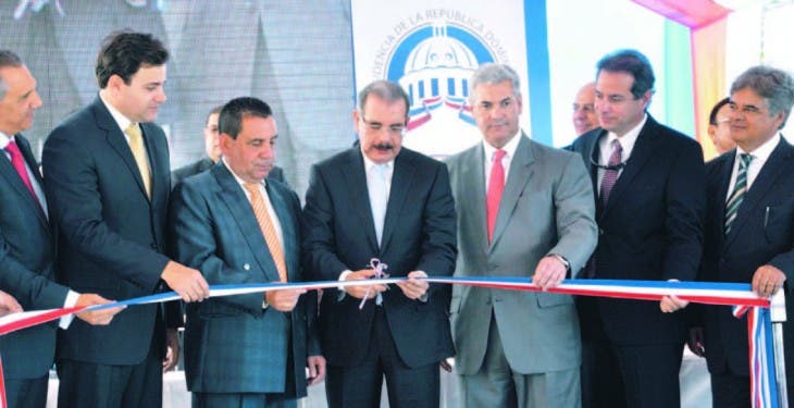 gobierno inaugura carretera ocoa-cruce.jpg