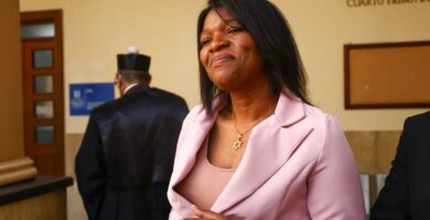 Elizabeth Silverio permanece en libertad mientras espera apelación