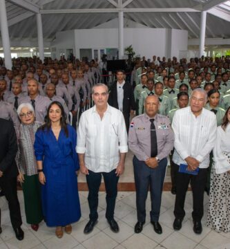 Abinader encabeza graduación de 1,016 policías formados bajo la reforma policial