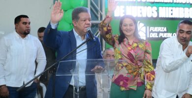 Leonel juramenta en la FP a excandidata a diputada del PLD de Puerto Plata