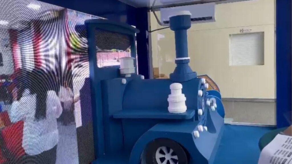 UASD estudia implementación de trenes en sede central para transportar estudiantes